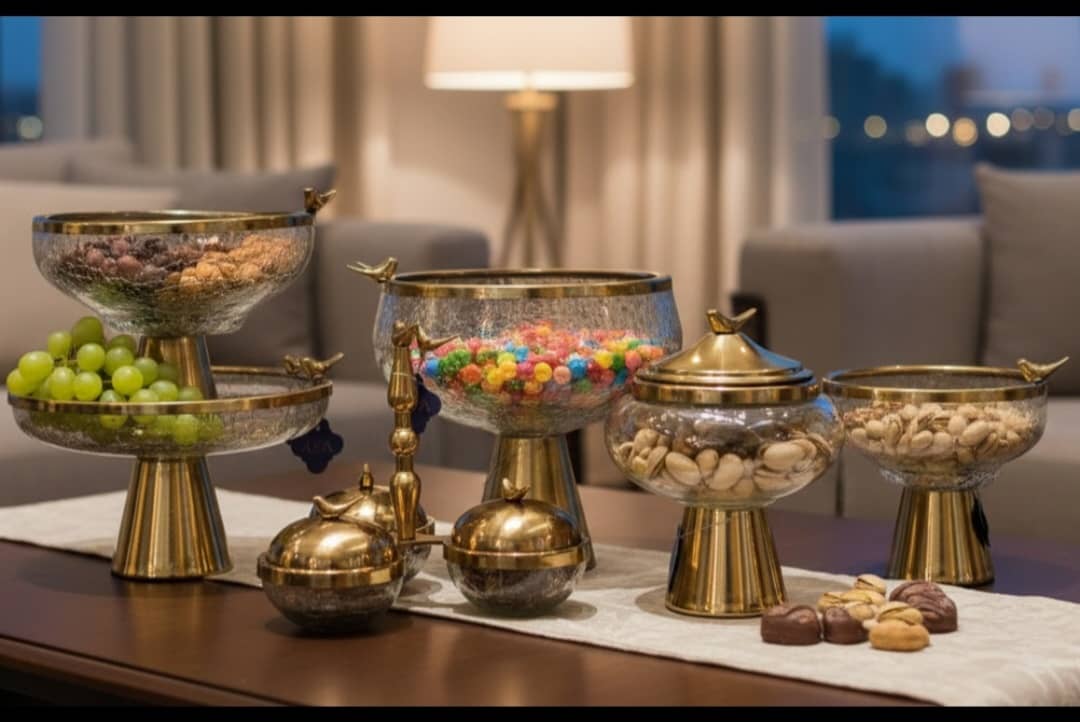 ست پذیرایی آبگز( شیشه ترک) رنگ شامپاینی همگی پایه دار